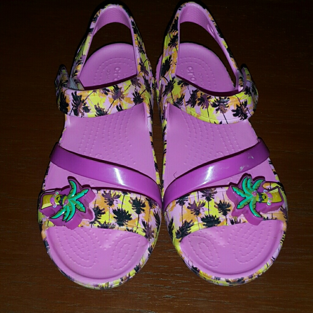 Girls Croc Light up Sandals